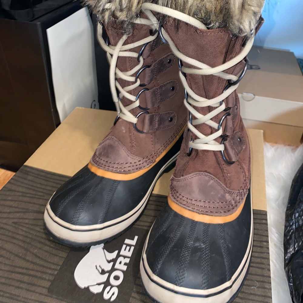 Sorel Boots women’s  8.5